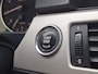 BMW 3-Serie Cabrio 320i Spring Trekhaak Leer Nav/Cruise Xenon Memory Orig.NL Voll.Onderhouden!