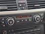 BMW 3-Serie Cabrio 320i Spring Trekhaak Leer Nav/Cruise Xenon Memory Orig.NL Voll.Onderhouden!