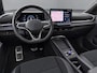 Volkswagen T-Roc 1.5 eTsi 150pk DSG R-Line First Edition · Camera · Apple/Android Car Play · Stoelverwarming · Alarm · Elek. Achterklep · P-Sensoren · IQ.Light · Garantie t/m 12-01-2028