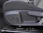 Volkswagen T-Roc 1.5 eTsi 150pk DSG R-Line First Edition · Camera · Apple/Android Car Play · Stoelverwarming · Alarm · Elek. Achterklep · P-Sensoren · IQ.Light · Garantie t/m 12-01-2028