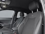 Volkswagen T-Roc 1.5 eTsi 150pk DSG R-Line First Edition · Camera · Apple/Android Car Play · Stoelverwarming · Alarm · Elek. Achterklep · P-Sensoren · IQ.Light · Garantie t/m 12-01-2028