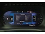 Volvo XC90 T8 Recharge AWD Ultra Dark - Luchtvering - Panorama/schuifdak - IntelliSafe Assist & Surround - 360º Camera - Bowers & Wilkins - Adaptieve LED koplampen - Verwarmde voorstoelen, stuur & achterbank - Parkeersensoren voor & achter - Elektr. bedienb. voorstoelen met geheugen - Geventileerde voorstoelen - Head up display - Draadloze tel. lader - Extra getint glas - Inklapbare trekhaak - 21' LMV