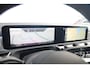 Mercedes-Benz A-klasse 180 AMG Line Night Pakket Automaat Panoramadak 19 inch Keyless Sfeerverlichting Burmester Carplay Navigatie Camera Half Leder Stoelverwarming NAP! Dealer onderhouden!