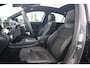 Mercedes-Benz A-klasse 180 AMG Line Night Pakket Automaat Panoramadak 19 inch Keyless Sfeerverlichting Burmester Carplay Navigatie Camera Half Leder Stoelverwarming NAP! Dealer onderhouden!