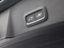 Volvo XC40 2.0 B4 Plus Dark / Pan. dak / Trekhaak / Privacy glass / Nubuck / 360 camera