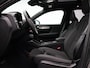 Volvo XC40 2.0 B4 Plus Dark / Pan. dak / Trekhaak / Privacy glass / Nubuck / 360 camera