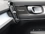 Volvo XC40 2.0 B4 Plus Black Edition / Trekhaak / Panoramadak / 360 Camera / Nubuck / Harman Kardon / Stoel+Stuurverwarming /