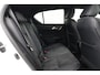 Lexus CT 200h F Sport Line | Navigatie | Stoelverwarming | LED | Keyless | Adaptive Cruise Control | Clima | Parkeersensoren achter | Camera | 17 inch | Rijstrooksensor | Bluetooth | Dakspoiler