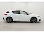 Lexus CT 200h F Sport Line | Navigatie | Stoelverwarming | LED | Keyless | Adaptive Cruise Control | Clima | Parkeersensoren achter | Camera | 17 inch | Rijstrooksensor | Bluetooth | Dakspoiler