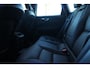 Volvo XC60 T6 Plug-in hybrid AWD Ultra Dark | Trekhaak | Panoramadak | Verwarmbare voorstoelen, achterbank en stuurwiel | 360 graden camera | Head-up display | Premium audio by Harman Kardon | Adaptieve cruise control | Keyless