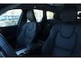 Volvo XC60 T6 Plug-in hybrid AWD Ultra Dark | Trekhaak | Panoramadak | Verwarmbare voorstoelen, achterbank en stuurwiel | 360 graden camera | Head-up display | Premium audio by Harman Kardon | Adaptieve cruise control | Keyless