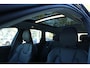 Volvo XC60 T6 Plug-in hybrid AWD Ultra Dark | Trekhaak | Panoramadak | Verwarmbare voorstoelen, achterbank en stuurwiel | 360 graden camera | Head-up display | Premium audio by Harman Kardon | Adaptieve cruise control | Keyless