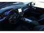 Volvo XC60 T6 Plug-in hybrid AWD Ultra Dark | Trekhaak | Panoramadak | Verwarmbare voorstoelen, achterbank en stuurwiel | 360 graden camera | Head-up display | Premium audio by Harman Kardon | Adaptieve cruise control | Keyless