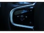 Volvo XC60 T6 Plug-in hybrid AWD Ultra Dark | Trekhaak | Panoramadak | Verwarmbare voorstoelen, achterbank en stuurwiel | 360 graden camera | Head-up display | Premium audio by Harman Kardon | Adaptieve cruise control | Keyless