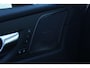 Volvo XC60 T6 Plug-in hybrid AWD Ultra Dark | Trekhaak | Panoramadak | Verwarmbare voorstoelen, achterbank en stuurwiel | 360 graden camera | Head-up display | Premium audio by Harman Kardon | Adaptieve cruise control | Keyless