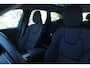 Volvo XC60 T6 Plug-in hybrid AWD Plus Dark | Panoramadak | Trekhaak | Head up display | 360 graden camera | Premium audio by Harman Kardon | Verwarmbare voorstoelen stuurwiel en achterbank