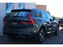Volvo XC60 T6 Plug-in hybrid AWD Plus Dark | Panoramadak | Trekhaak | Head up display | 360 graden camera | Premium audio by Harman Kardon | Verwarmbare voorstoelen stuurwiel en achterbank