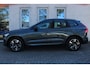 Volvo XC60 T6 Plug-in hybrid AWD Plus Dark | Panoramadak | Trekhaak | Head up display | 360 graden camera | Premium audio by Harman Kardon | Verwarmbare voorstoelen stuurwiel en achterbank