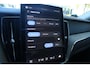 Volvo XC60 T6 Plug-in hybrid AWD Plus Dark | Panoramadak | Trekhaak | Head up display | 360 graden camera | Premium audio by Harman Kardon | Verwarmbare voorstoelen stuurwiel en achterbank