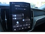 Volvo XC60 T6 Plug-in hybrid AWD Plus Dark | Panoramadak | Trekhaak | Head up display | 360 graden camera | Premium audio by Harman Kardon | Verwarmbare voorstoelen stuurwiel en achterbank