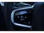 Volvo XC60 T6 Plug-in hybrid AWD Plus Dark | Panoramadak | Trekhaak | Head up display | 360 graden camera | Premium audio by Harman Kardon | Verwarmbare voorstoelen stuurwiel en achterbank
