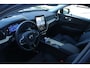 Volvo XC60 T6 Plug-in hybrid AWD Plus Dark | Panoramadak | Trekhaak | Head up display | 360 graden camera | Premium audio by Harman Kardon | Verwarmbare voorstoelen stuurwiel en achterbank