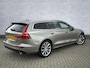 Volvo V60 2.0 T6 Twin Engine AWD Momentum Pro | Stoel/stuurverwarming | Trekhaak | Adapt. Cruise Control | 360 camera | Head-up display | Elektr. bestuurdersstoel + geheugen | Getint glas |