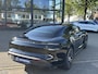 Porsche Taycan 79 kWh SOH 92% | MEM. SEAT | BOSE BOXEN | PANO | STOEL + STUURVERWARMING | ELEK. STOELEN | 21'' WIELEN | FABRIEKS GARANTIE TM 09-2027 | GEEN EXTRA KOSTEN!! RIJKLAAR GELEVERD |