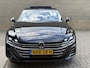 Volkswagen Arteon Shooting Brake 1.4 TSI eHybrid R-Line | Panoramadak | Lederen bekleding R-line sportstoelen | Memory/massage | 360 camera | Stoel&stuurverwarming | Virtual cockpit | Sfeerverlichting | Navigatie | Apple CarPlay | Keyless | DAB | Matrix-LED | Head up | Dodehoekdetectie | Lane assist | 19 inch velgen | Volledig dealeronderhouden