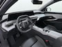 Peugeot E-3008 SUV Allure Avantage 73 kWh 210pk | DEMO | Navigatie | 360 graden camera | Adaptive cruise control | Stoelverwarming | Warmtepomp | 19" lichtmetalen velgen