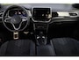 Volkswagen T-Roc 1.5 TSI R-Line Business+ 150PK / 110kW DSG, Door ons geleverd en onderhouden, panoramadak, trekhaak, R-Line in- en exterieur, 18" 'Nevada' LMV, privacy glas, keyless go & entry, elektrische achterklep, LED Matrix (IQ.Lights), dodehoekdetectie (Side Assist), achteruitrijcamera (rear view), navigatie, digital cockpit pro, elektrisch verstel-, verwarm- en inklapbare buitenspiegels, verwarmbare voorstoelen, verwarmbaar multifunctioneel lederen stuurwiel, Apple Carplay & Android Auto, adaptieve cruise control (ACC) met Travel Assist etc.