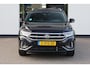 Volkswagen T-Roc 1.5 TSI R-Line Business+ 150PK / 110kW DSG, Door ons geleverd en onderhouden, panoramadak, trekhaak, R-Line in- en exterieur, 18" 'Nevada' LMV, privacy glas, keyless go & entry, elektrische achterklep, LED Matrix (IQ.Lights), dodehoekdetectie (Side Assist), achteruitrijcamera (rear view), navigatie, digital cockpit pro, elektrisch verstel-, verwarm- en inklapbare buitenspiegels, verwarmbare voorstoelen, verwarmbaar multifunctioneel lederen stuurwiel, Apple Carplay & Android Auto, adaptieve cruise control (ACC) met Travel Assist etc.