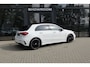 Mercedes-Benz A-klasse 180 AMG Line PANO SFEER CAM