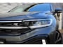 Volkswagen T-Roc 1.5 TSI R-Line // Black Style | Trekhaak | IQ.Lights | Camera | Navi. | Stoelverwarming | CarPlay & Android Auto
