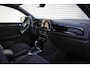 Volkswagen T-Roc 1.5 TSI R-Line // Black Style | Trekhaak | IQ.Lights | Camera | Navi. | Stoelverwarming | CarPlay & Android Auto