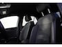 Volkswagen T-Roc 1.5 TSI R-Line // Black Style | Trekhaak | IQ.Lights | Camera | Navi. | Stoelverwarming | CarPlay & Android Auto