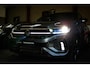 Volkswagen T-Roc 1.5 TSI R-Line // Black Style | Trekhaak | IQ.Lights | Camera | Navi. | Stoelverwarming | CarPlay & Android Auto