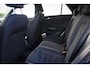 Volkswagen T-Roc 1.5 TSI R-Line // Black Style | Trekhaak | IQ.Lights | Camera | Navi. | Stoelverwarming | CarPlay & Android Auto