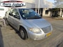 Chrysler Voyager 3.3i V6 SE Luxe nw apk ,6 zits ,airco ecc etc