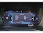 Volvo V60 T6 Recharge AWD Plus Dark - IntelliSafe Assist & Surround - 360º Camera - Harman/Kardon audio - Verwarmde voorstoelen, stuur & achterbank - Parkeersensoren voor & achter - Elektr. bedienb. voorstoelen met geheugen - Elektr. inklapbare trekhaak - 18' LMV