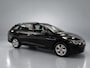 Volkswagen Golf Variant 1.0 TSI Life 110pk, Navigatie, Achteruitrijcamera, Clima controle, Cruise controle adaptief, Elek ramen V/A, Pdc V/A, Xenon, Trekhaak,  Lm velgen 16'', Nederlandse auto!! Bovag afleverpakket 695,-