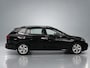 Volkswagen Golf Variant 1.0 TSI Life 110pk, Navigatie, Achteruitrijcamera, Clima controle, Cruise controle adaptief, Elek ramen V/A, Pdc V/A, Xenon, Trekhaak,  Lm velgen 16'', Nederlandse auto!! Bovag afleverpakket 695,-
