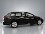 Volkswagen Golf Variant 1.0 TSI Life 110pk, Navigatie, Achteruitrijcamera, Clima controle, Cruise controle adaptief, Elek ramen V/A, Pdc V/A, Xenon, Trekhaak,  Lm velgen 16'', Nederlandse auto!! Bovag afleverpakket 695,-