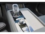 Volvo XC90 T8 Plug-in hybrid AWD Ultra Dark - Luchtvering - Panorama/schuifdak - IntelliSafe Assist & Surround - Harman Kardon audio - Adaptieve LED koplampen - 360º camera - Verwarmde voorstoelen, stuur & achterbank - Elektr. bedienb. voorstoelen met geheugen, ventilate en massage - Head up display - Draadloze tel. lader - Extra getint glas - 22 inch LMV - Parkeersensoren voor & achter