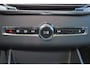 Volvo XC90 T8 Plug-in hybrid AWD Ultra Dark - Luchtvering - Panorama/schuifdak - IntelliSafe Assist & Surround - Harman Kardon audio - Adaptieve LED koplampen - 360º camera - Verwarmde voorstoelen, stuur & achterbank - Elektr. bedienb. voorstoelen met geheugen, ventilate en massage - Head up display - Draadloze tel. lader - Extra getint glas - 22 inch LMV - Parkeersensoren voor & achter