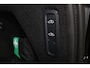 Volvo XC90 T8 Plug-in hybrid AWD Ultra Dark - Luchtvering - Panorama/schuifdak - IntelliSafe Assist & Surround - Harman Kardon audio - Adaptieve LED koplampen - 360º camera - Verwarmde voorstoelen, stuur & achterbank - Elektr. bedienb. voorstoelen met geheugen, ventilate en massage - Head up display - Draadloze tel. lader - Extra getint glas - 22 inch LMV - Parkeersensoren voor & achter