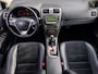 Toyota Avensis Wagon 1.8 VVTi Dynamic XENON LED HALF LEER NAVI CRUISE ECC TREKHAAK