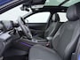Volkswagen T-Roc 1.5 eTsi R-Line First Edition | Pano Dak | Trekhaak | Camera | Harman Kardon | Black Style | Side Assist | ACC | Elek. Achterklep | Stuur-/Stoelverwarming | 20'' |