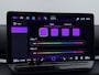 Volkswagen T-Roc 1.5 eTsi R-Line First Edition | Pano Dak | Trekhaak | Camera | Harman Kardon | Black Style | Side Assist | ACC | Elek. Achterklep | Stuur-/Stoelverwarming | 20'' |