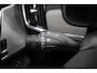 Volvo V90 T8 Plug-in hybrid AWD Ultra Dark | Luchtvering | Trekhaak | Panoramadak | Verwarmbare voorstoelen met massagefunctie | Gelaagde zijruiten | Premium audio by Bowers&Wilkins |